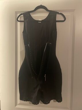 Black Sleeveless Zipper Detail Women’s Dress